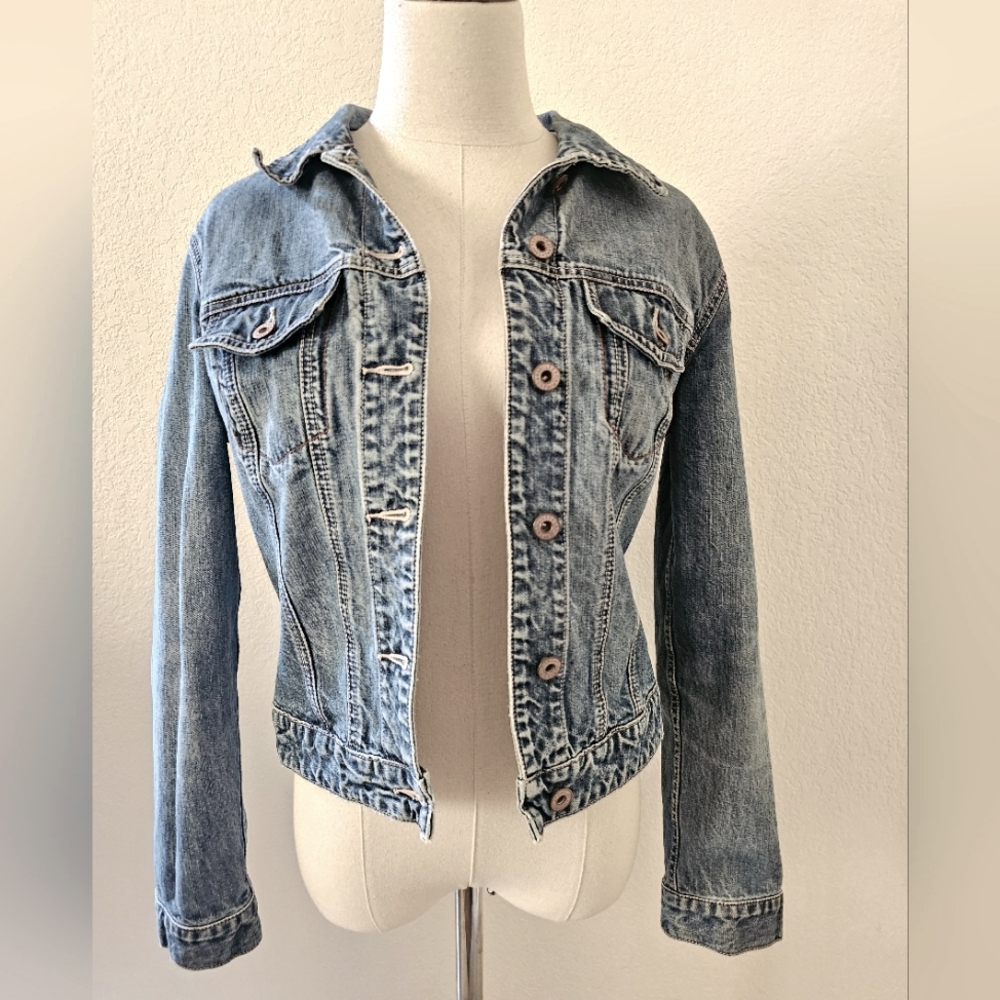 Gap Jean Jacket Distressed Medium Wash Size M Women's